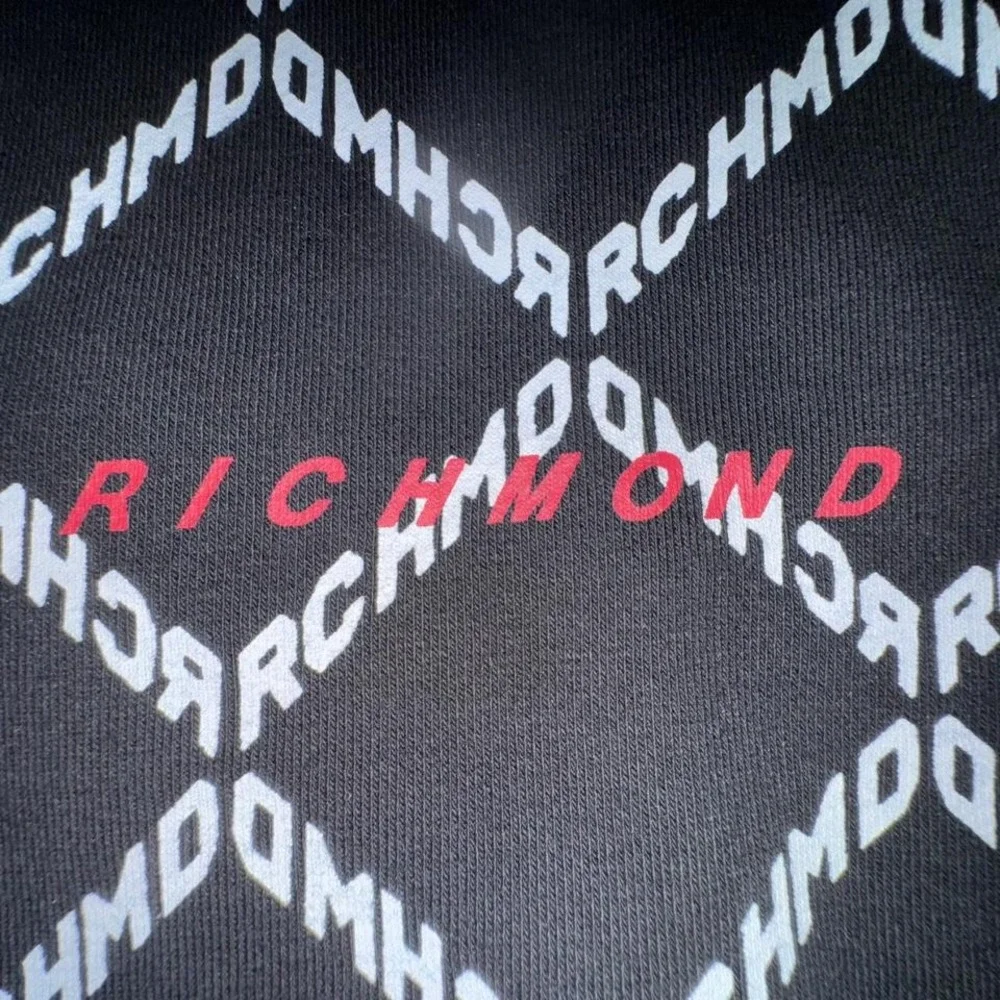 JOHN RICHMOND - Picture 3 of 6